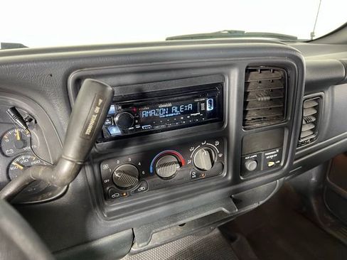 Used 2002 Chevrolet Silverado 2500 LS w/ Snow Plow Prep Pkg AWD/4WD image 21
