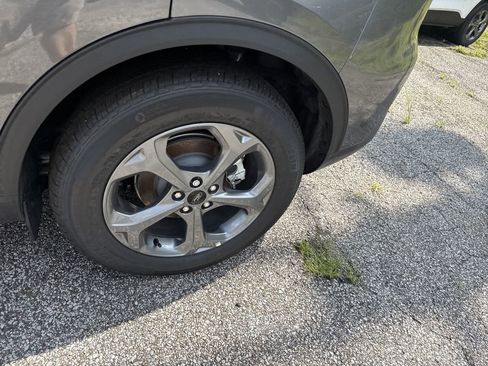 New 2025 Ford Escape ST-Line w/ Tech Pack #1 AWD/4WD image 13