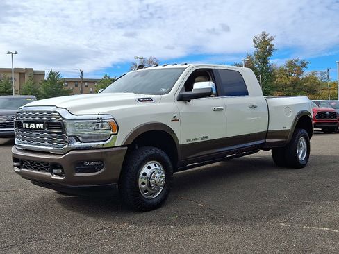 Used 2022 RAM 3500 Limited image 3