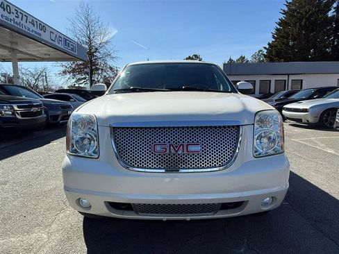 Used 2013 GMC Yukon SLT w/ SLT-2 Equipment Package image 3