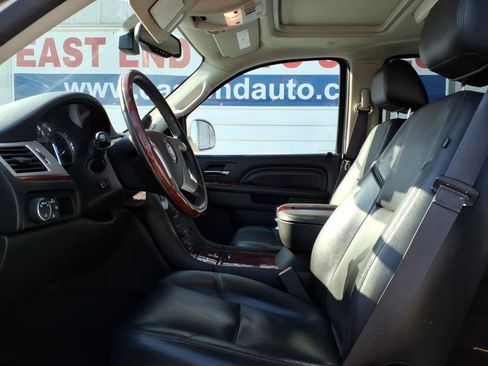 Used 2014 Cadillac Escalade Luxury image 7