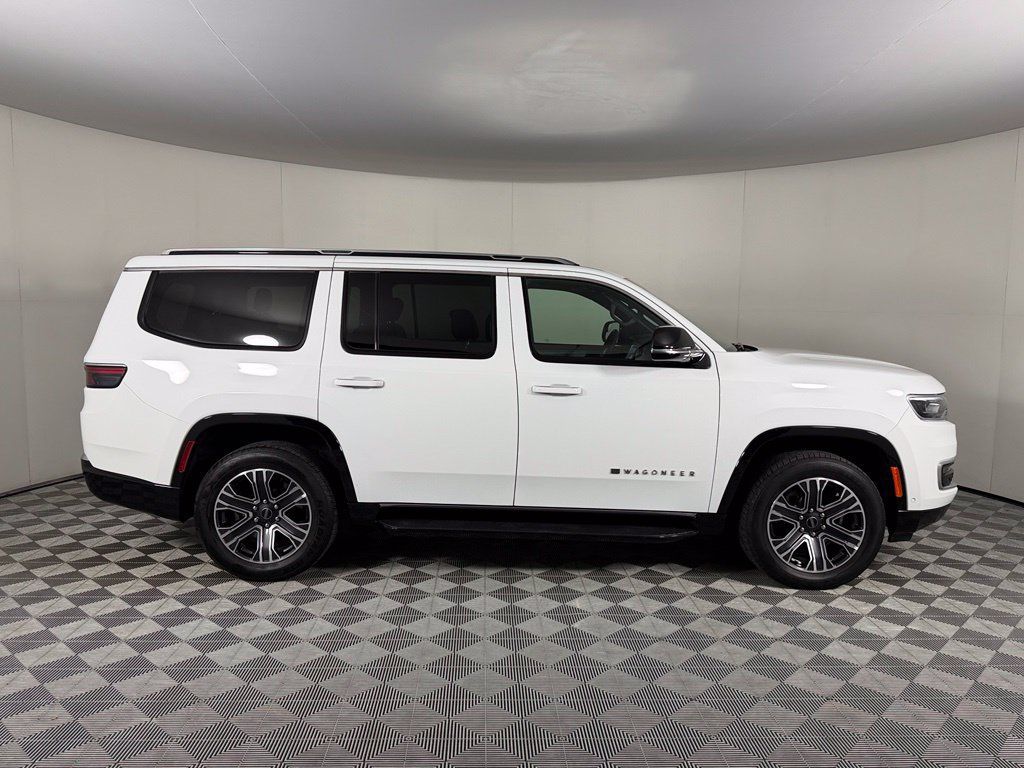 Used 2025 Jeep Wagoneer Series II AWD/4WD image 6