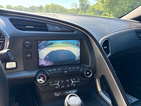 Used 2019 Chevrolet Corvette Stingray Coupe w/ 1LT RWD image 79