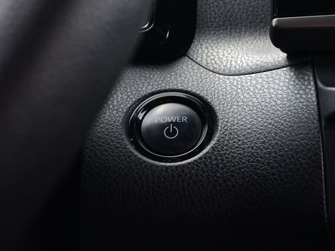 Used 2025 Toyota Camry LE image 21