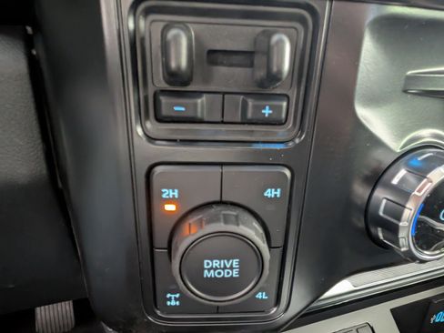 New 2025 Ford F350 Platinum image 17