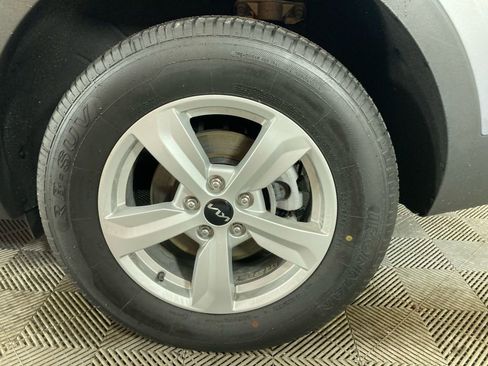 Certified 2023 Kia Sorento LX image 20