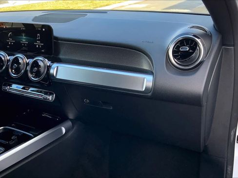 Used 2023 Mercedes-Benz GLB 250 GLB 250 image 16