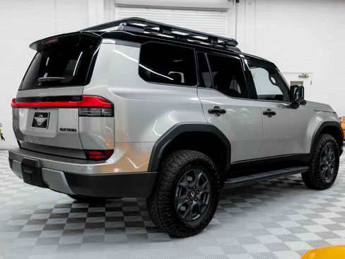 Used 2025 Lexus GX 550 AWD/4WD image 8