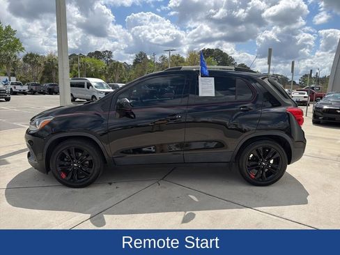 Used 2020 Chevrolet Trax LT w/ Redline Edition image 4
