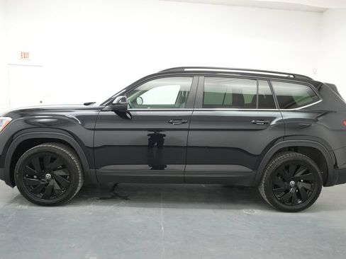 Used 2024 Volkswagen Atlas SE AWD/4WD image 4