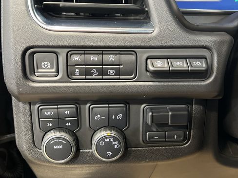 Used 2024 Chevrolet Tahoe Premier w/ Premium Package image 15