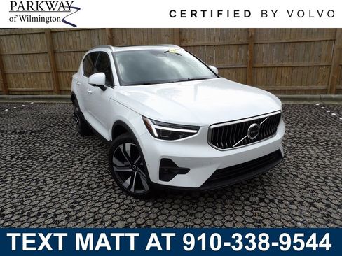 Certified 2025 Volvo XC40 B5 Plus w/ Protection Package Premier AWD/4WD image 1