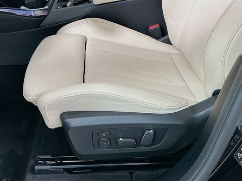 Used 2025 BMW X3 xDrive30i w/ Premium Package image 19