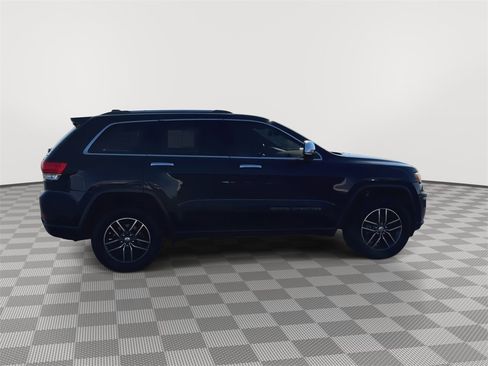 Used 2018 Jeep Grand Cherokee Limited image 9