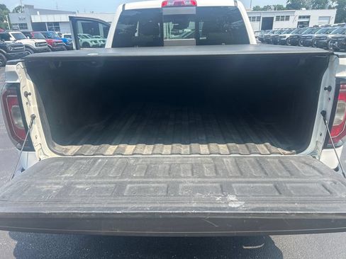 Used 2018 GMC Sierra 1500 SLT AWD/4WD image 27