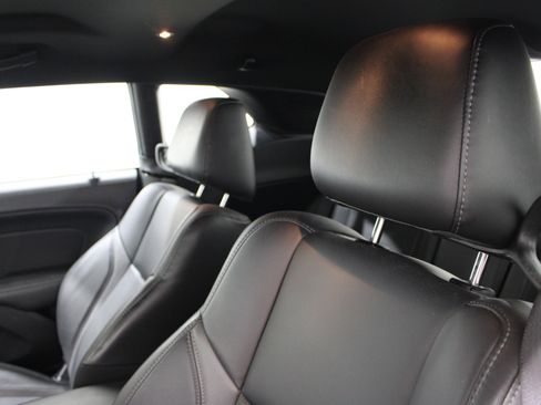 Used 2023 Dodge Challenger SXT w/ Plus Package image 4