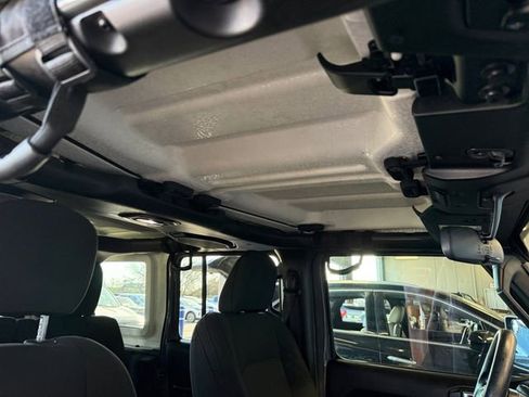 Used 2018 Jeep Wrangler Unlimited Sport image 10