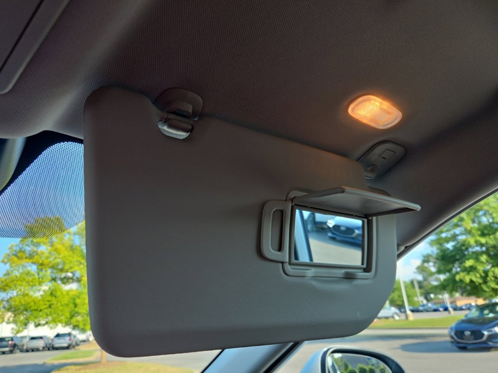 Used 2025 Nissan Rogue SV FWD image 53