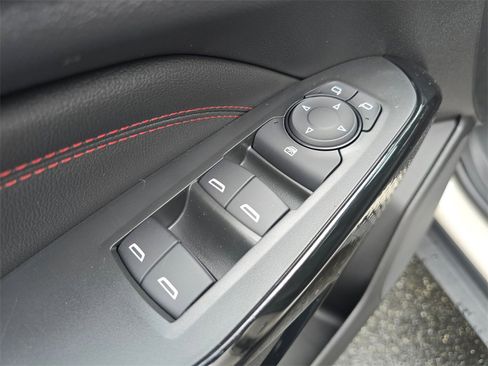 New 2026 Chevrolet Trax RS w/ Sunroof Package image 18