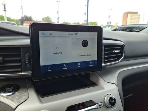 Used 2024 Ford Explorer XLT w/ Equipment Group 202A AWD/4WD image 21