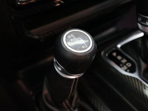 Used 2020 Jeep Wrangler Unlimited Sahara AWD/4WD image 21