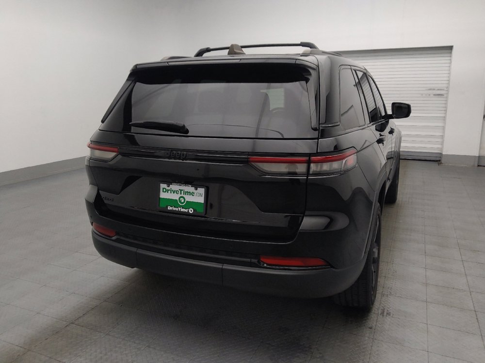 Used 2023 Jeep Grand Cherokee Altitude AWD/4WD image 7