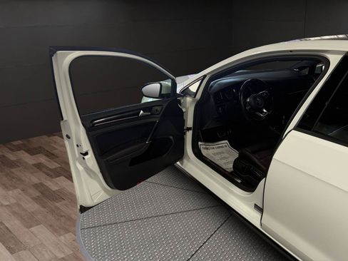 Used 2017 Volkswagen GTI Autobahn FWD image 18