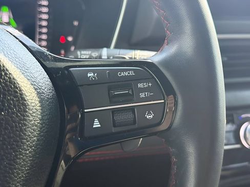 Used 2025 Honda Pilot Black Edition image 28