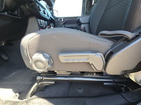 Used 2025 Jeep Wrangler Unlimited Rubicon 4xe w/ Safety Group image 23