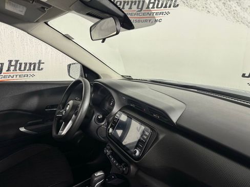 Used 2021 Nissan Kicks SV image 29