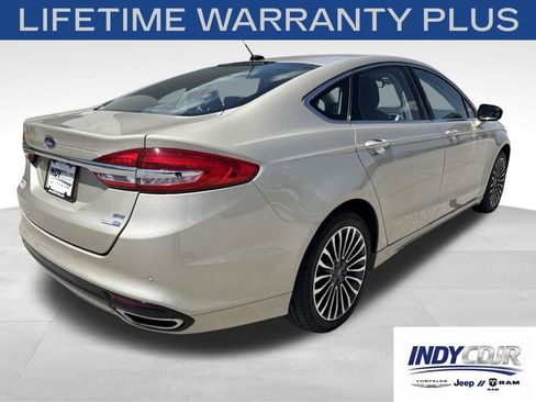 Used 2017 Ford Fusion SE w/ Fusion SE Technology Package AWD/4WD image 4