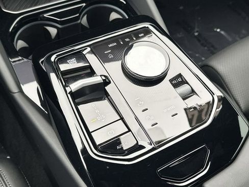 Certified 2025 BMW 530i xDrive w/ M Sport Package image 38