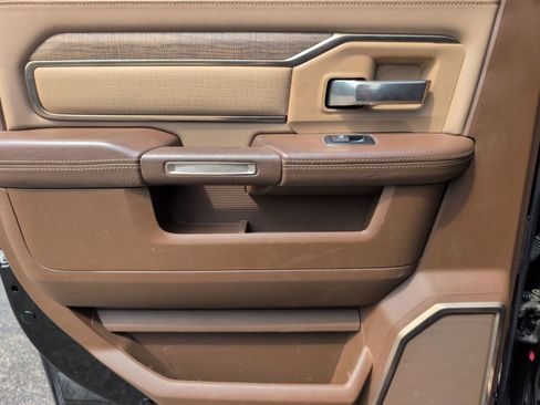 Used 2020 RAM 2500 Limited image 33