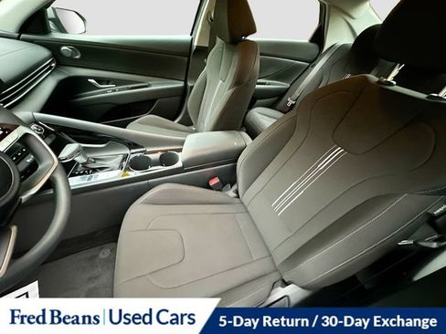 Used 2025 Hyundai Elantra Hybrid FWD image 27
