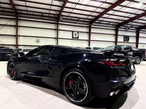 Used 2021 Chevrolet Corvette Stingray Preferred Cpe w/ Z51 Performance Package RWD image 3