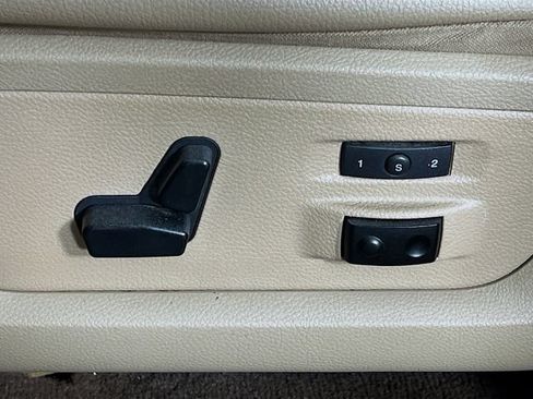 Used 2011 RAM 1500 Laramie AWD/4WD image 11