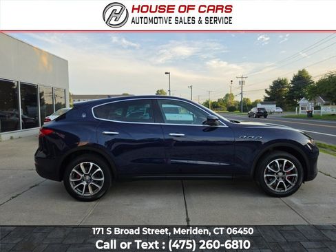 Used 2017 Maserati Levante AWD/4WD image 3