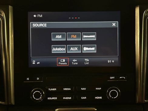 Used 2018 Porsche Macan image 38