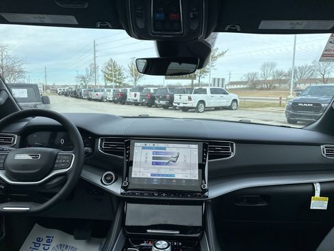 New 2026 Jeep Grand Wagoneer Limited image 3