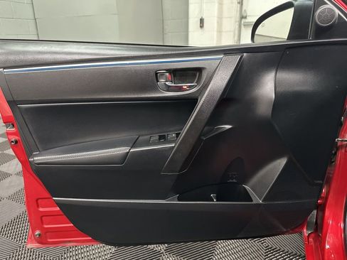 Used 2015 Toyota Corolla S image 17