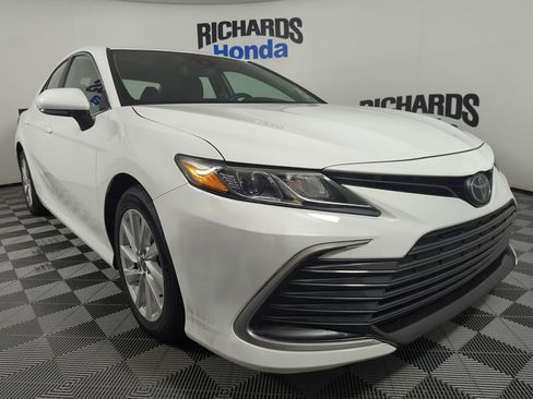 Used 2023 Toyota Camry LE w/ Convenience Package FWD image 6