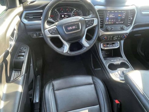 Used 2023 GMC Acadia SLT w/ Elevation Edition image 13