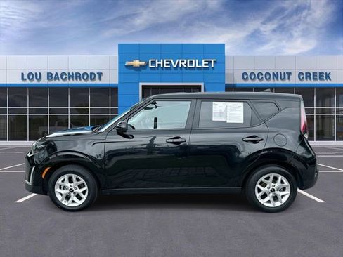 Used 2024 Kia Soul LX w/ Option Group 015 FWD image 5