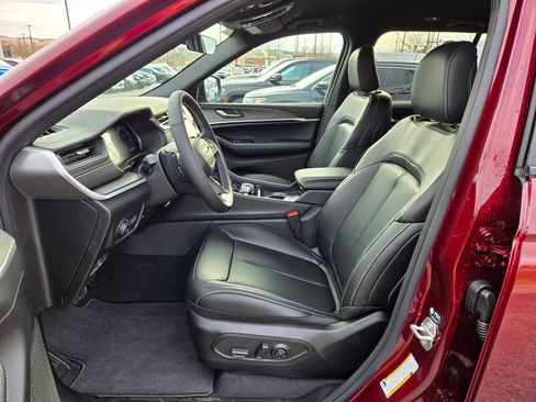 New 2025 Jeep Grand Cherokee Limited image 14