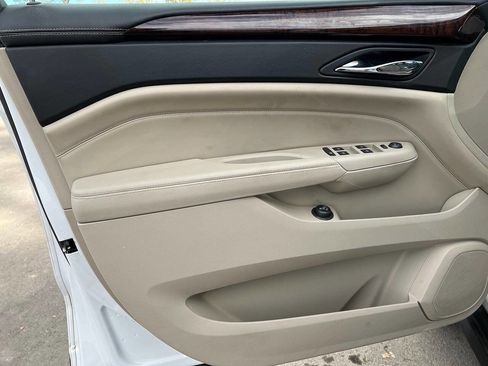 Used 2011 Cadillac SRX Luxury FWD image 15