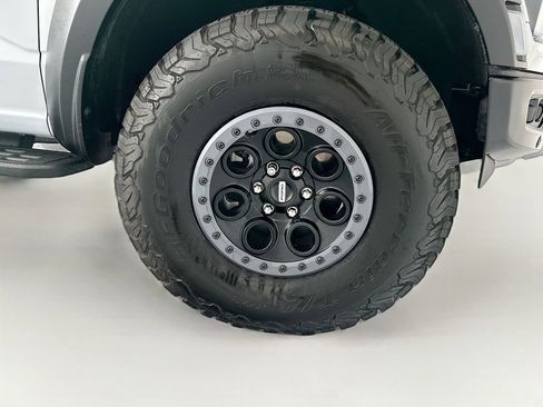 Used 2025 Ford F150 Raptor AWD/4WD image 31