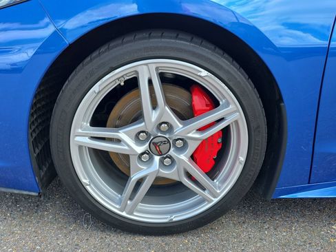 Used 2021 Chevrolet Corvette Stingray Coupe w/ Z51 Performance Package RWD image 10