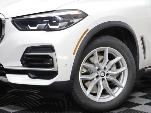 Used 2023 BMW X5 xDrive40i w/ Parking Assistance Package AWD/4WD image 3