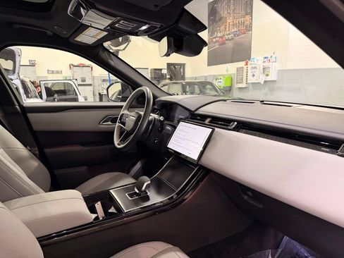 Used 2026 Land Rover Range Rover Velar Dynamic SE AWD/4WD image 28