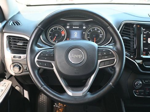 Used 2019 Jeep Cherokee Limited FWD image 9